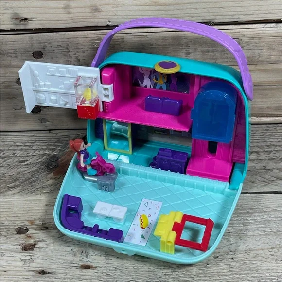 Polly Pocket Handbag Doll Playset 2018 Blue Purple Bow Movie Theater Mall Figure - Picture 16 of 16